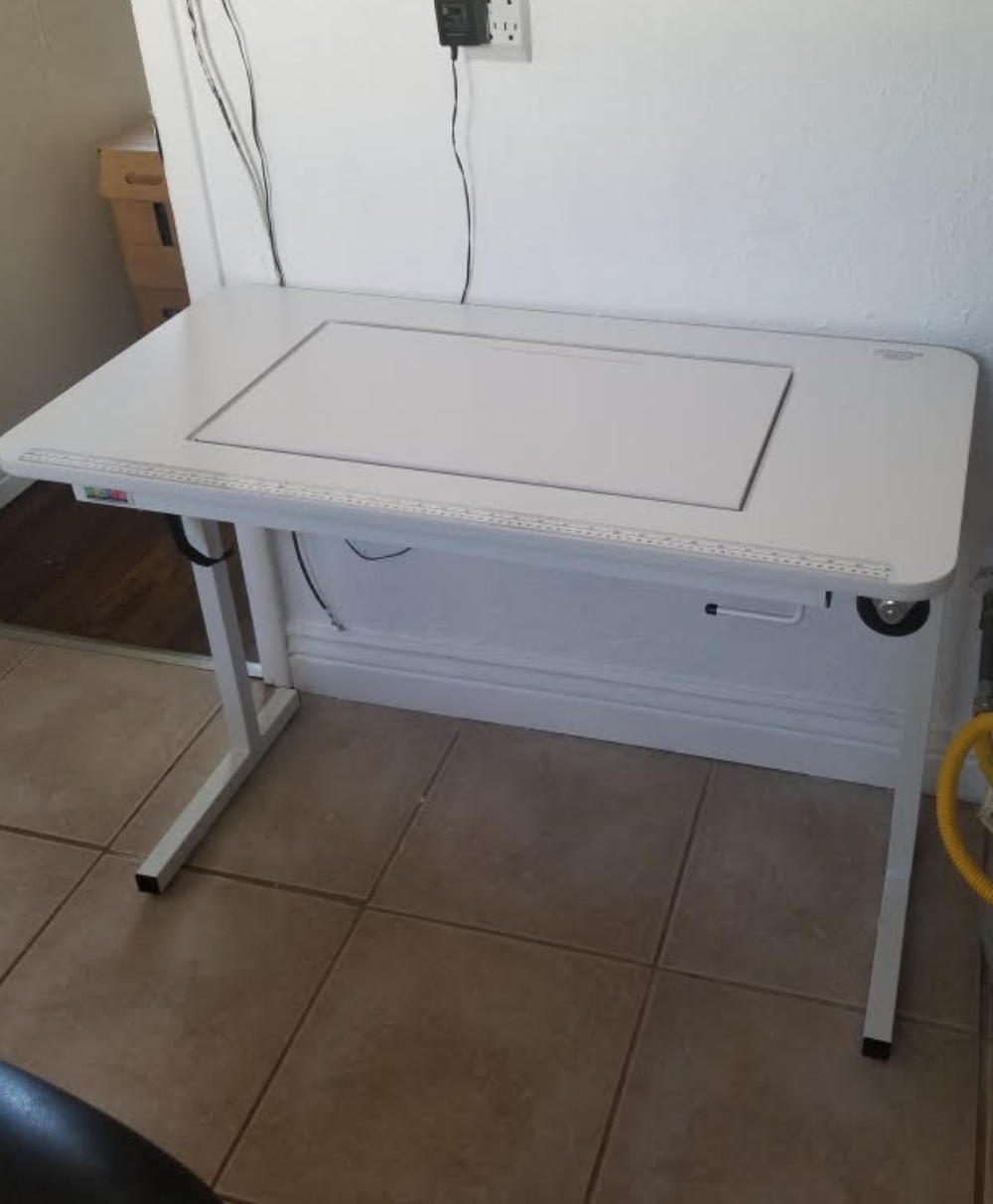 Arrow Gidget II Sewing Table