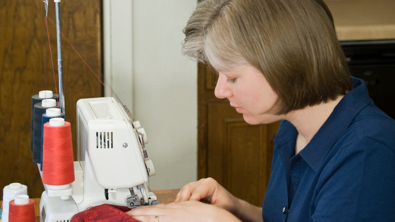 Difference between sewing machine and serger comparison guide